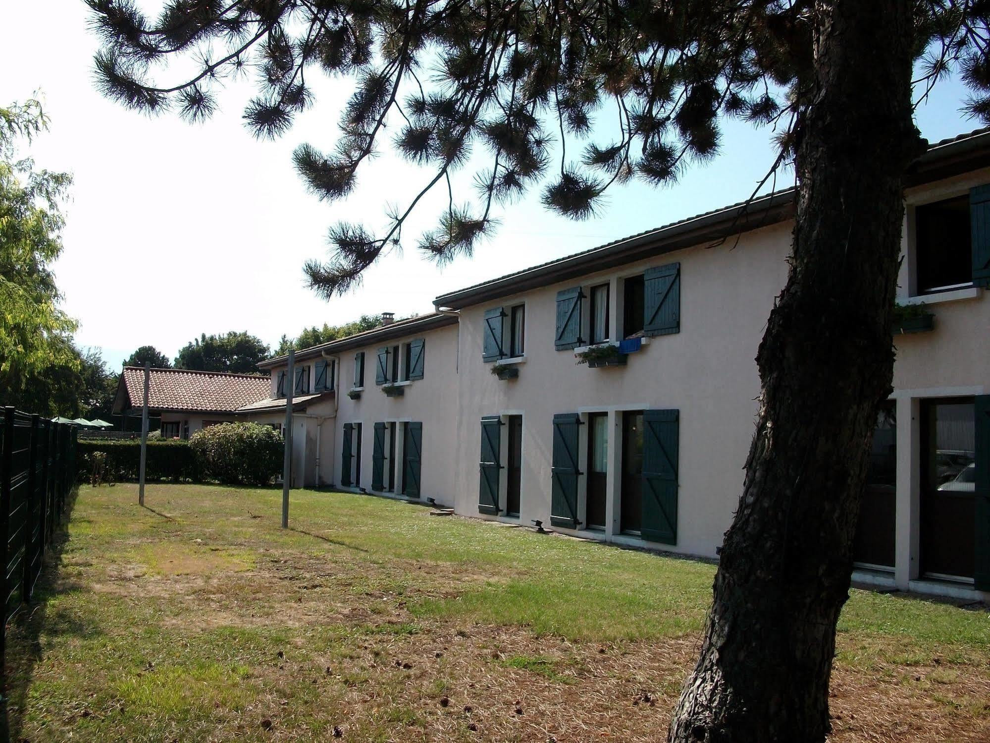 Kyriad Grenoble Sud - Seyssins Luaran gambar